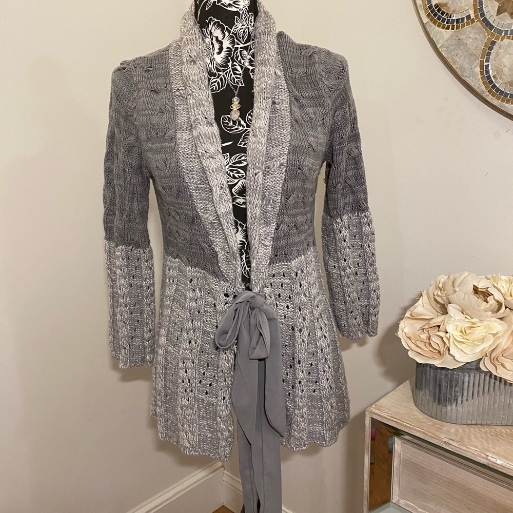 Axcess- Liz Claiborne Sweater ❄️🌸